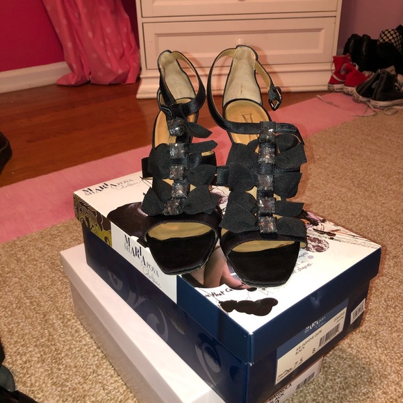 BCBG Max Azria black formal heels - Picture 3 of 4